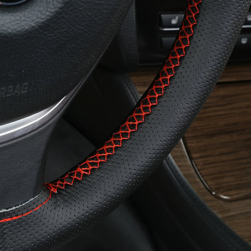 AutoCover Couleur Noir avec couture rouge 100% Cuir Premium avec surpiqûre